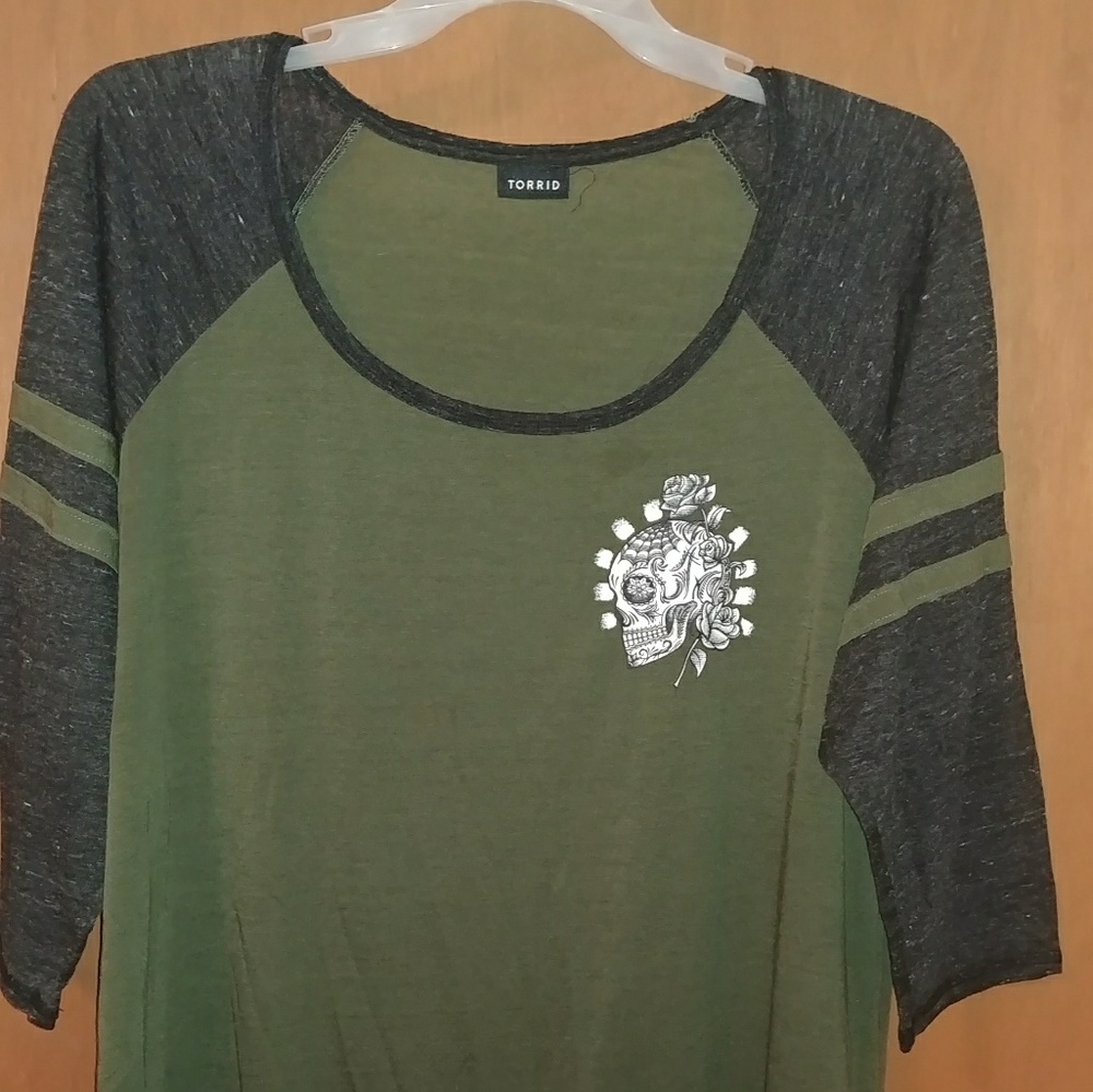Torrid Skull Raglan Tee 2X